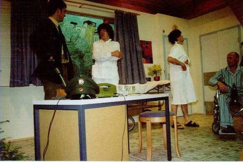Theater 2000 - Alles auf Krankenschein